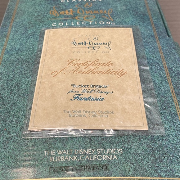 WDCC Bucket Brigade Broom - Disney Fantasia with Original Box and COA - Picture 7 of 7